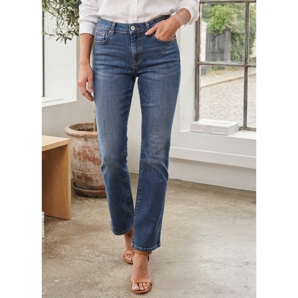 Levi's Womens 515 Bootcut Jeans Mid Rise Size 12 Blue Cotton Stretch Medium Wash